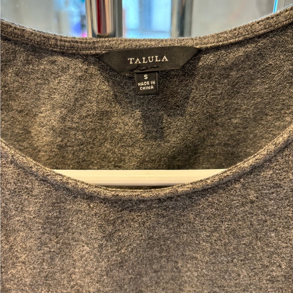 Aritzia - Taula racerback crop top grey sleeveless - Picture 2 of 3
